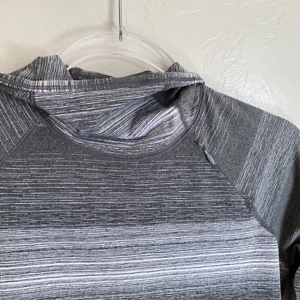 Marmot Hooded Running Pullover Gray Stripe XS - Picture 4 of 11
